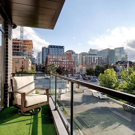 Stunning Condo #2 - Downtown River North