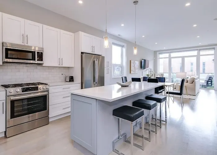Stunning #2 - Downtown River North *