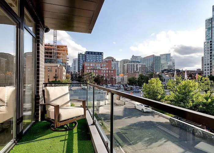 Hotel Stunning #2 - Downtown River North *