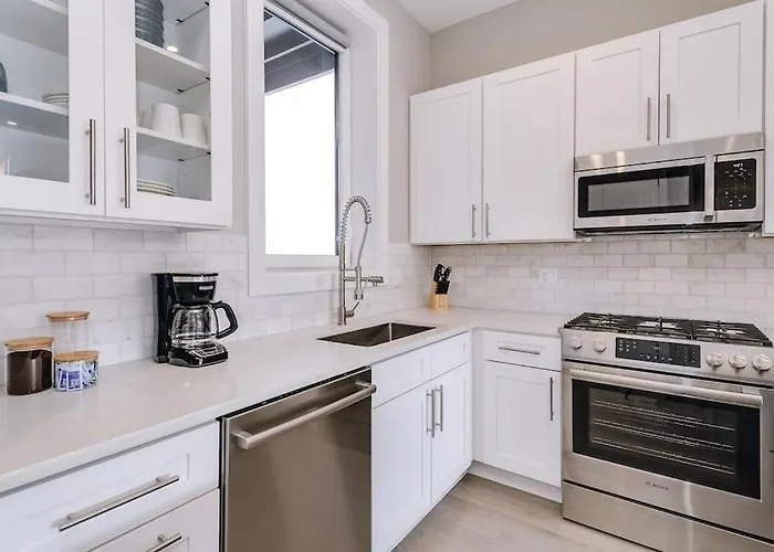 Stunning #2 - Downtown River North *